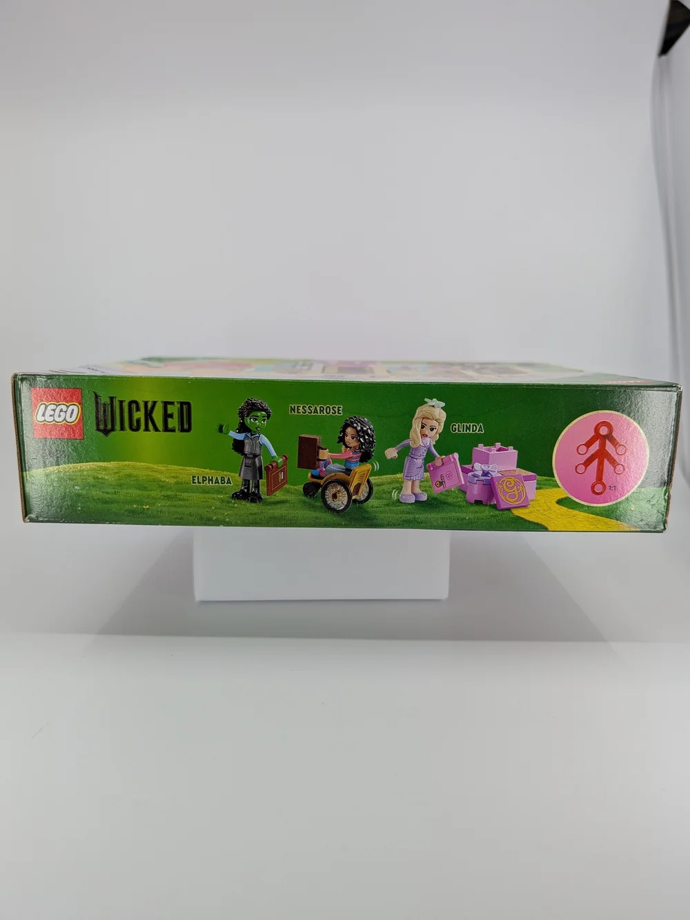 LEGO 75681 Wicked Glinda, Elphaba & Nessarose at Shiz Uni Sealed In Damaged Box